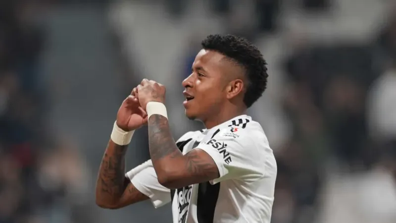 Keny Arroyo'dan transfer iddialarına yanıt!