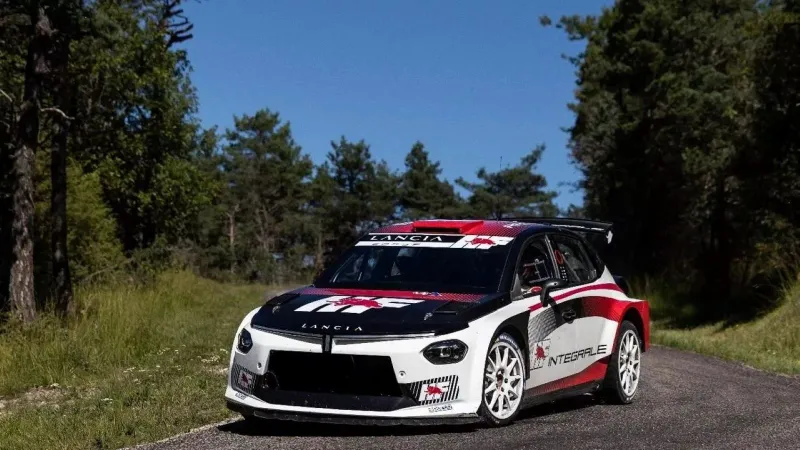 Lancia Ralli Pistlerine Geri Mi Dönüyor? Ypsilon HF Geliyor!
