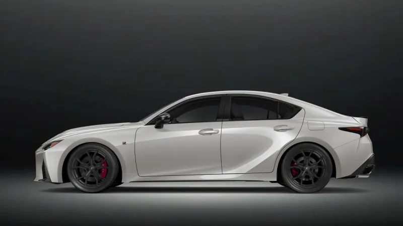 Lexus IS500 Ultimate: V8 Motorun En Özel Hali! Kaçırmayın!