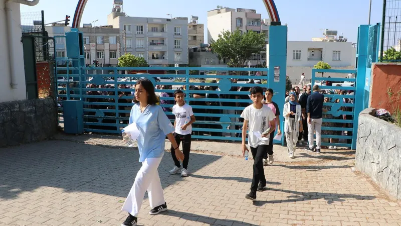 LGS Sınavı Başladı! Liselere Girişte Kritik Gün