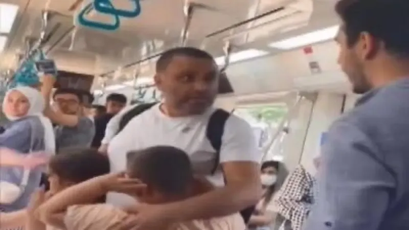 Maltepe'de Kanlı Saldırı! Mavi Gömlekli Çocuk Mu Hedef Alındı?