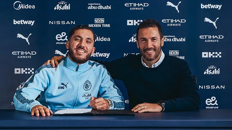 Rayan Cherki Manchester City'de! Transfer Bombası mı?