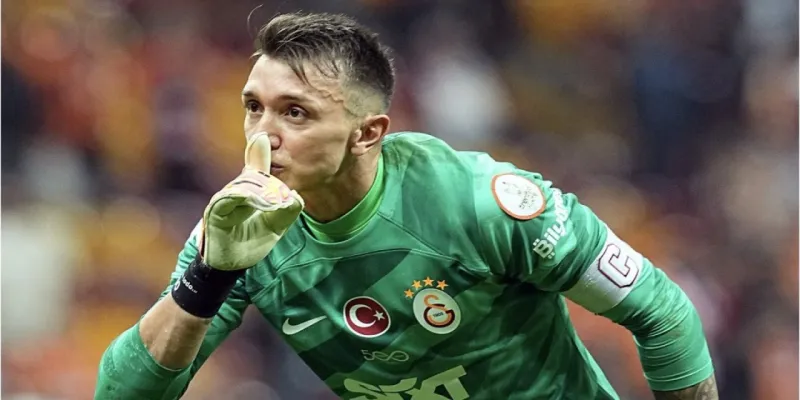 Muslera'dan Veda: Bursaspor İçin Üzüldüm! Şok Açıklama!