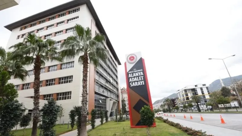 Alanya'da Alman Çifte Şok! Emlakçı Tuzağı Mı?