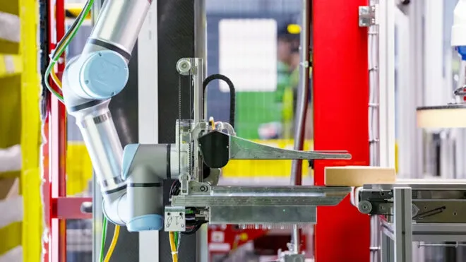 Amazon'dan Şok Robot: Vulcan Dokunabiliyor! İşte Özellikleri