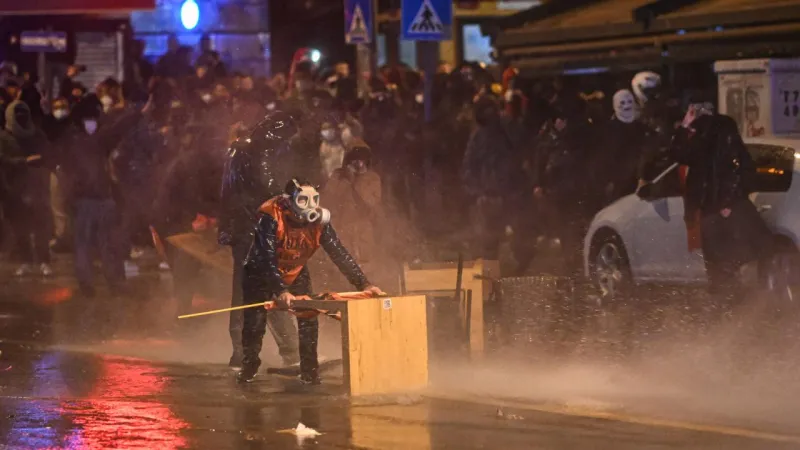 Ankara'da Provokatör Saldırısı: Polis Memuru Yaralandı