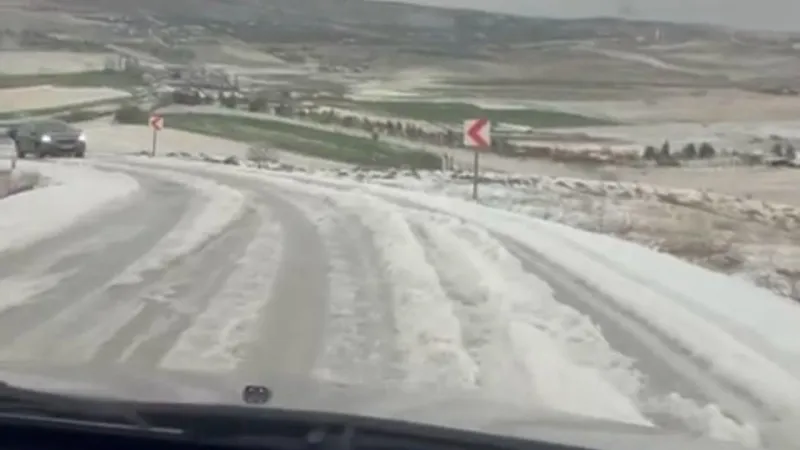 Ankara'da Fındık Büyüklüğünde Dolu! Şoke Eden Görüntüler