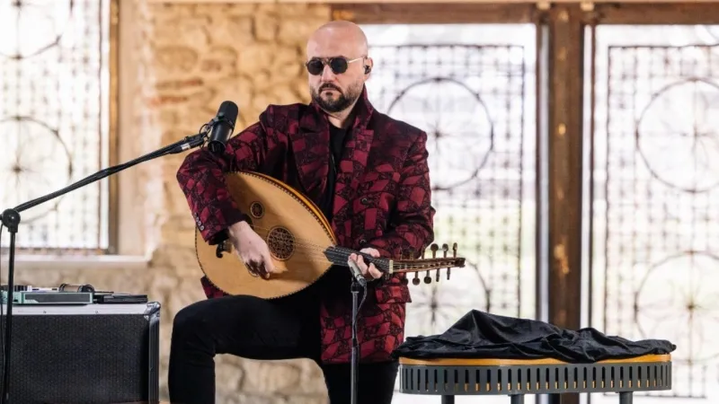 Bedük, Ud performansıyla yayında