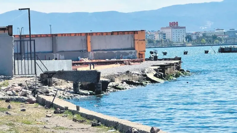 Bayraklı'da Sahte Evrak Skandalı! Tarihi Yalıda Neler Oluyor?