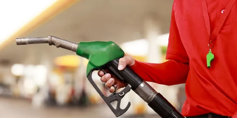 Benzine Zam Şoku! Araç Sahipleri Ne Yapacak?