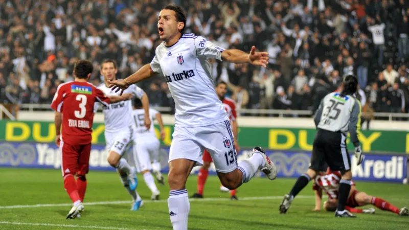 Bobo'dan Derbi Yorumu: Beşiktaş Kazanabilir mi? İşte Tahmini!