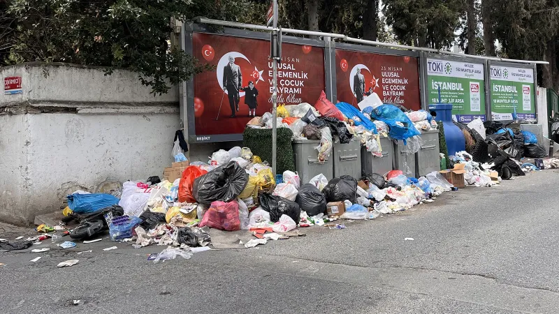Beşiktaş'ta Çöp Krizi! İşçiler İş Bıraktı, Şehir Çöplüğe Döndü!