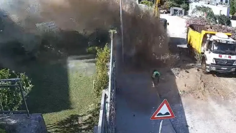 Bodrum'da Şok! İsale Hattı Patladı, Sular Yükseldi!