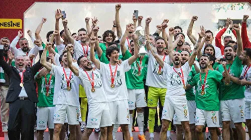 Bursaspor'da Şok Ayrılıklar! 8 Futbolcuyla Yollar Ayrılıyor Mu?