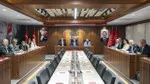 Özgür Özel'e Saldırı! CHP MYK Acil Toplanıyor: Neler Konuşulacak?