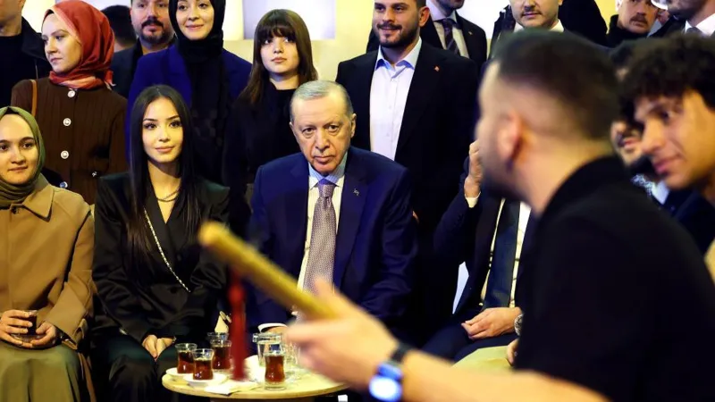 Cumhurbaşkanı Erdoğan, İstanbul'da gençlerle bir araya geldi