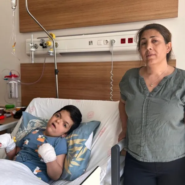 Parmakları Yumruk Doğan Umut'un Mucizevi Değişimi!