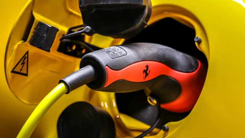 Elektrikli Ferrari Tanıtımı Ertelendi! İşte Yeni Tarih