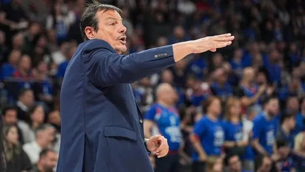 Ataman Efes Maçında Ortalığı Karıştırdı! Tribünler Ayağa Kalktı!