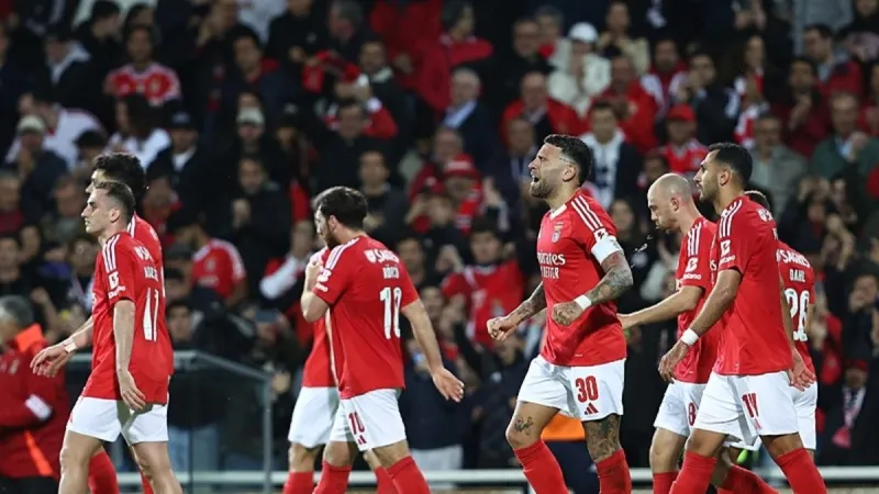 Benfica Estoril'i Devirdi! Liderlik Geldi Mi? Goller ve Kritik Anlar