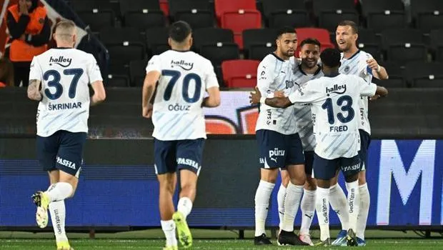Fenerbahçe Başakşehir Deplasmanında: Şampiyonluk Umudu Sürüyor Mu?
