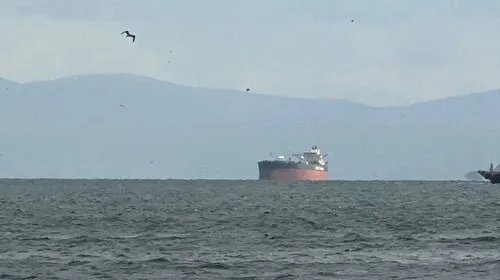 İstanbul Boğazı'nda gemi trafiği tekrar açıldı