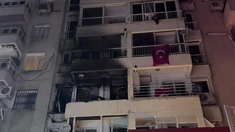 İzmir'de Gaz Alarmı! Patlamada 4 Kişi Yaralandı!