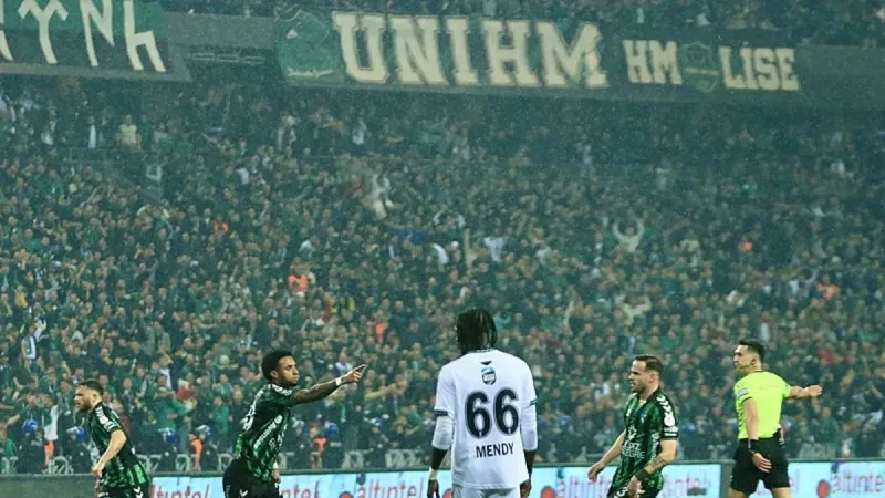 Kocaelispor'dan Muhteşem G österi! Sakaryaspor'u Yıktı G eçti!