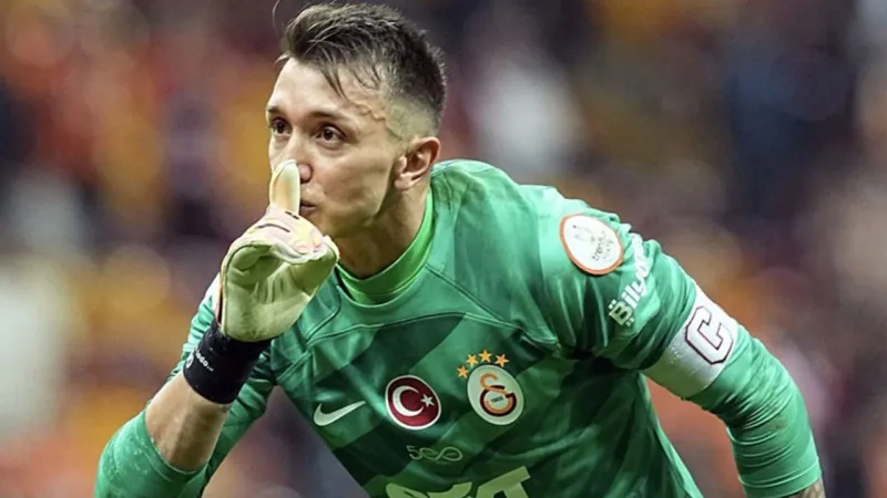 Muslera Gidiyor, Yerine Kim Geliyor? Galatasaray'ın Kaleci Bombası!
