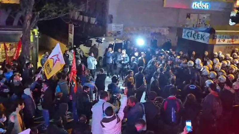 Öğrenci Dayanışması: Tutuklu Arkadaşlarına Mektup Kampanyası!