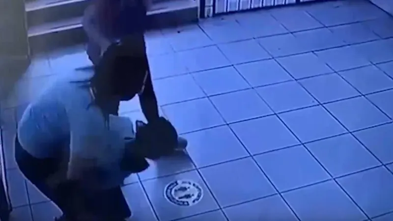 Kahraman Öğretmen! Heimlich Manevrasıyla Öğrenciyi Hayata Döndürdü