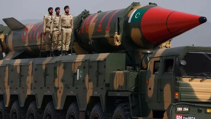 Pakistan-Hindistan savaşı başladı! Hangi ülke ordusu daha güçlü?