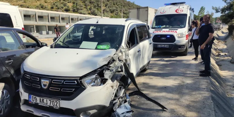 Kuşadası'nda Dehşet! Sürücü Rahatsızlandı, Ortalık Savaş Alanına Döndü!