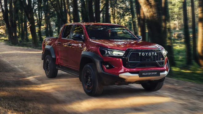 Toyota Hilux GR Sport Türkiye'de! Fiyatı Dudak Uçuklattı!