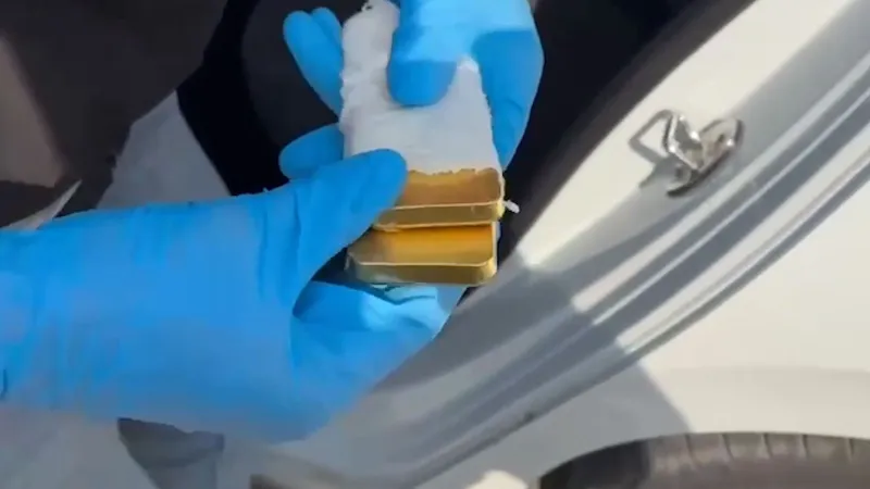 Edirne'de Altın Şoku! Otomobilde 10 Kilo Külçe Altın Bulundu!