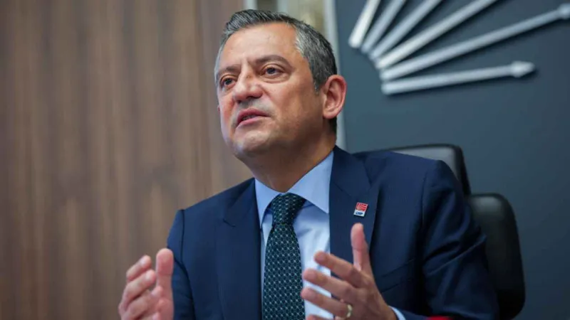 Özgür Özel Sosyalist Enternasyonal toplantılarının ana sloganını açıkladı