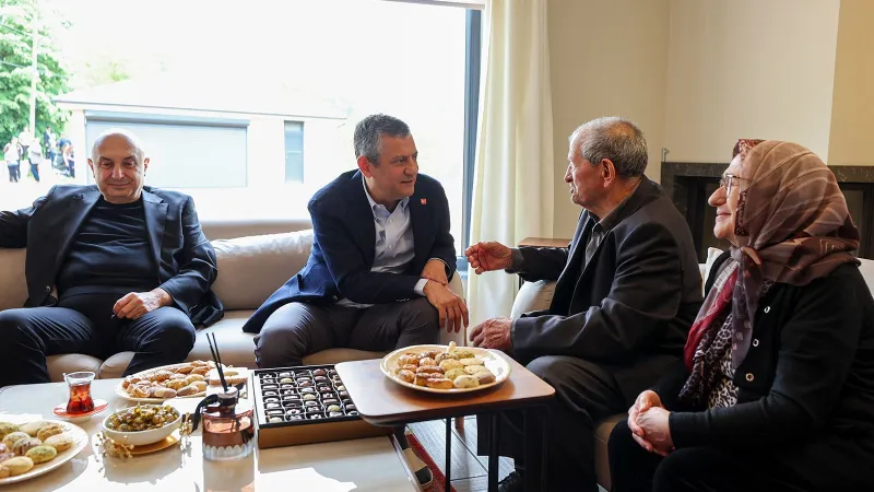 Özgür Özel'den Şok Ziyaret! Kadriye Kasapoğlu Ailesiyle Neler Konuştu?