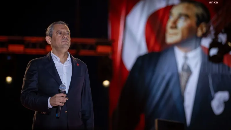 Özgür Özel:Telefon buldum diye sevinen budalalara söylüyorum, telefonu icat eden Graham Bell bile sizin kadar sevinmedi