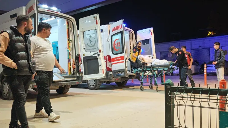Bursa İnegöl'de Parkta Bıçaklar Konuştu! Olay Yerinden İlk Görüntüler