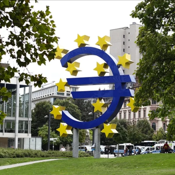 ECB Faiz Kararı: Piyasalar Nefesini Tuttu! Faiz İndirimi mi Geliyor?