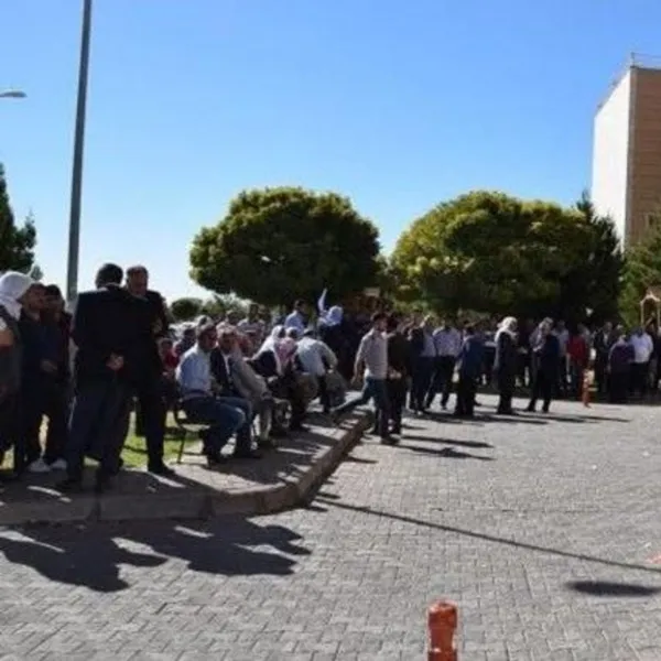 Şanlıurfa'da Polis Merkezi Önünde Kanlı Kavga! 5 Yaralı, 12 Gözaltı
