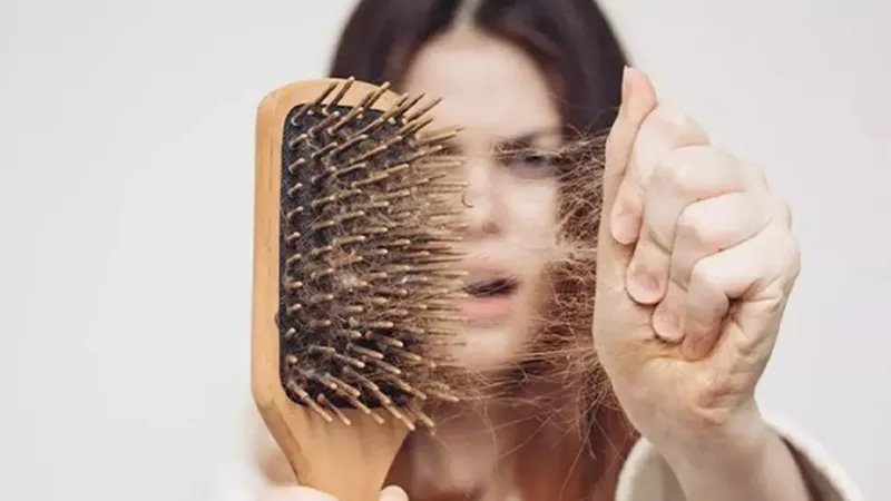 Saç dökülmesine yol açan 9 önemli etken!