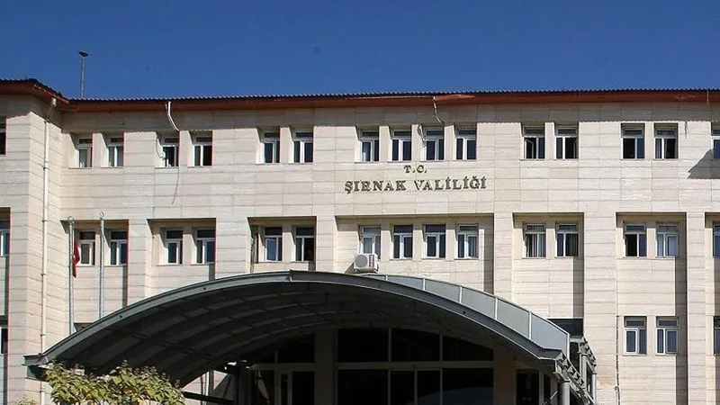 Şırnak'ta güvenliği kasten tehlikeye sokan polis, tutuklandı