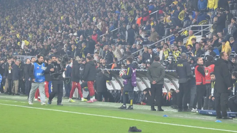 Son dakika: Galatasaraylı Kazımcan Karataş'a çakmak atan taraftar gözaltına alındı