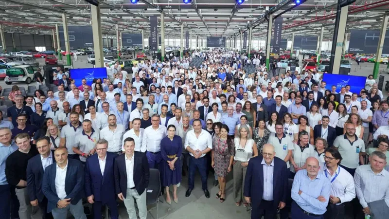 Stellantis CEO'su Şoke Etti! Çalışanlara Ne Söyledi?