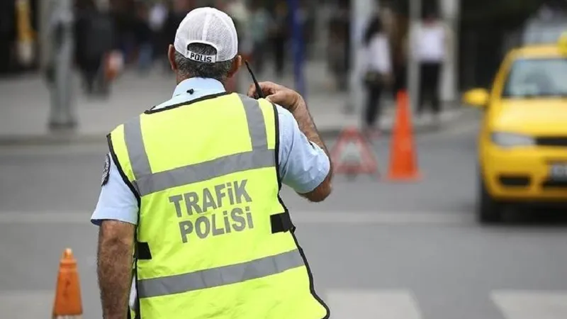 İstanbul'da Trafik Alarmı! Hangi Yollar Kapalı? İşte Alternatifler!