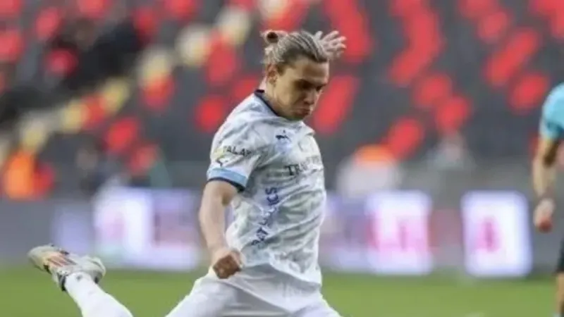 Taylan Antalyalı adım adım Kocaelispor'a