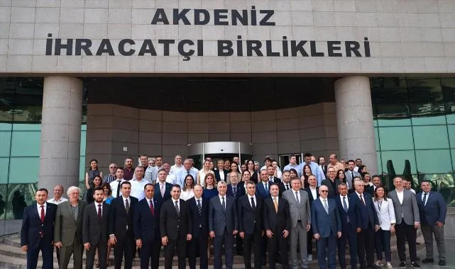 Ticaret Bakanı Ömer Bolat, Mersin Ekonomi Zirvesi'nde konuştu: (2)