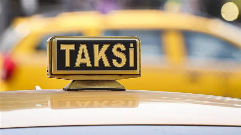 Toplu ulaşım ve ticari taksi şoförlerine 'şort ve terlik' yasağı