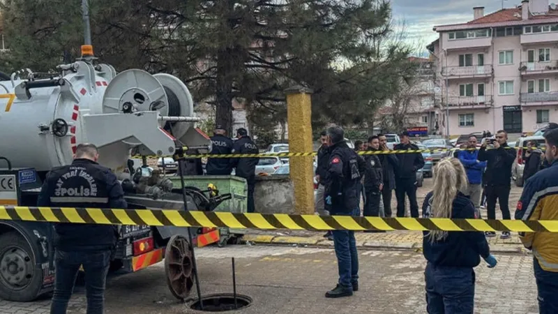 Uşak'ta mide bulandıran olay: Kanalizasyondan cenin çıktı